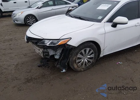 2022 Toyota Camry Le Hybrid из США, поврежденный, VIN 4T1C31AK5NU589732